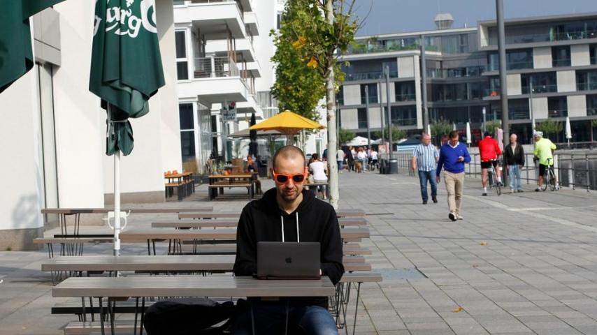 ¿Buscas opciones laborales en el exterior? Así puedes aplicar