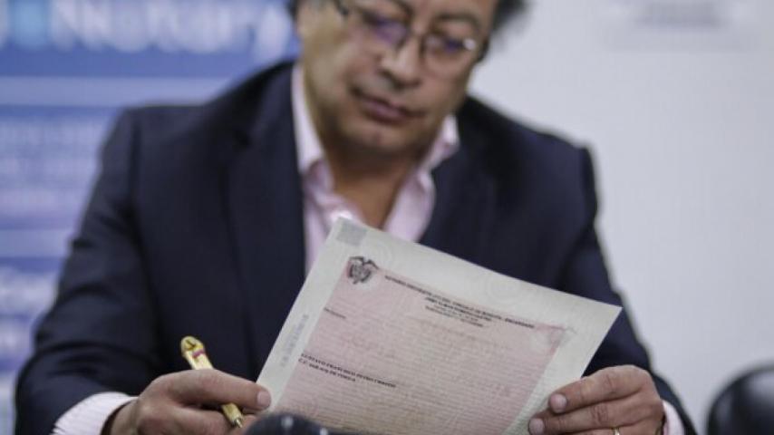 El Gobierno suspende operaciones militares contra el ELN