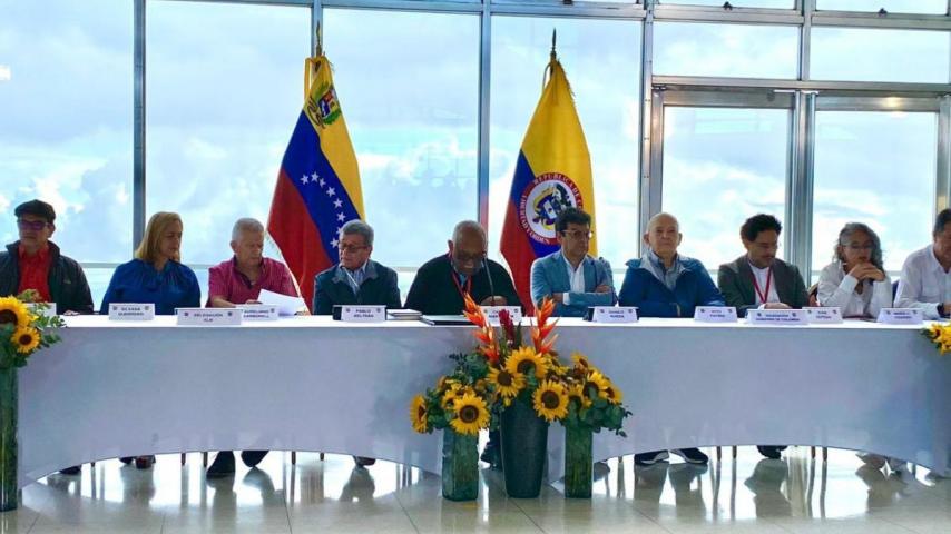 Quiénes son los integrantes de la mesa de negociación con el ELN
