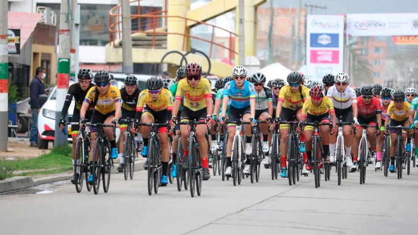 Así se corre la Vuelta a Colombia femenina por Señal Colombia Deportes