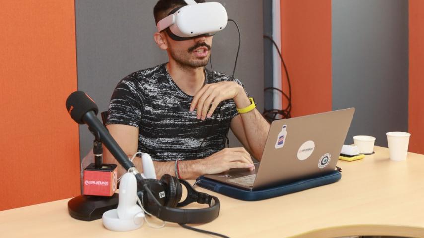 La radio pública emitió por primera vez desde el metaverso