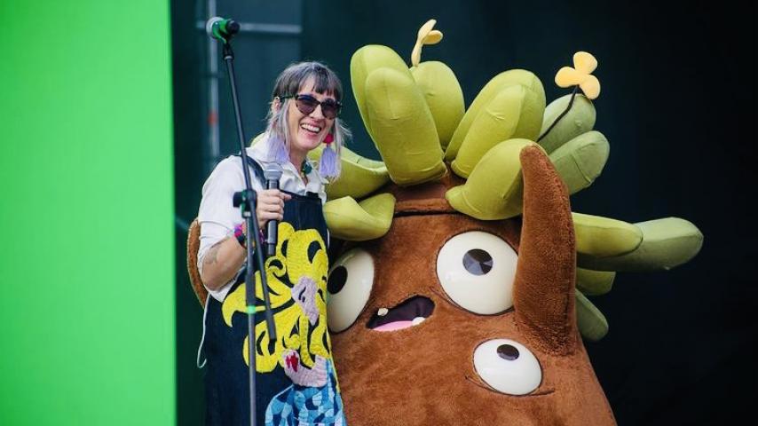 Frailejón Ernesto Pérez brilló en el Festival Cordillera junto a Aterciopelados