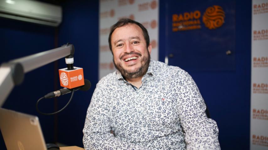 ¿Cómo conectarte a la señal en vivo de Radio Nacional de Colombia?