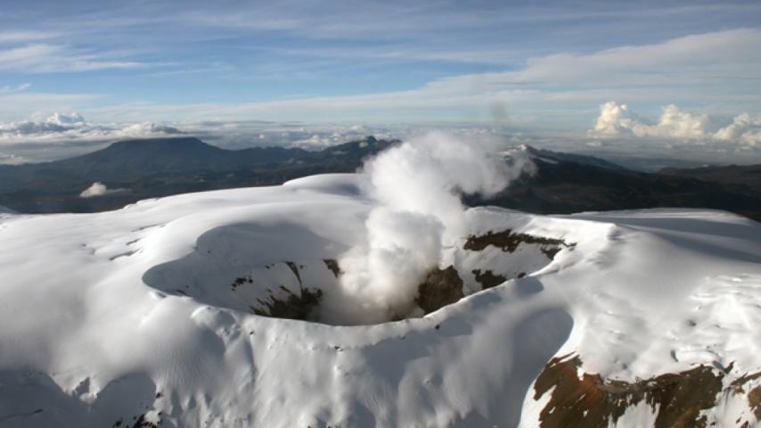 Radio Nacional de Colombia, al servicio de los ciudadanos con la actividad del Volcán Nevado del Ruiz