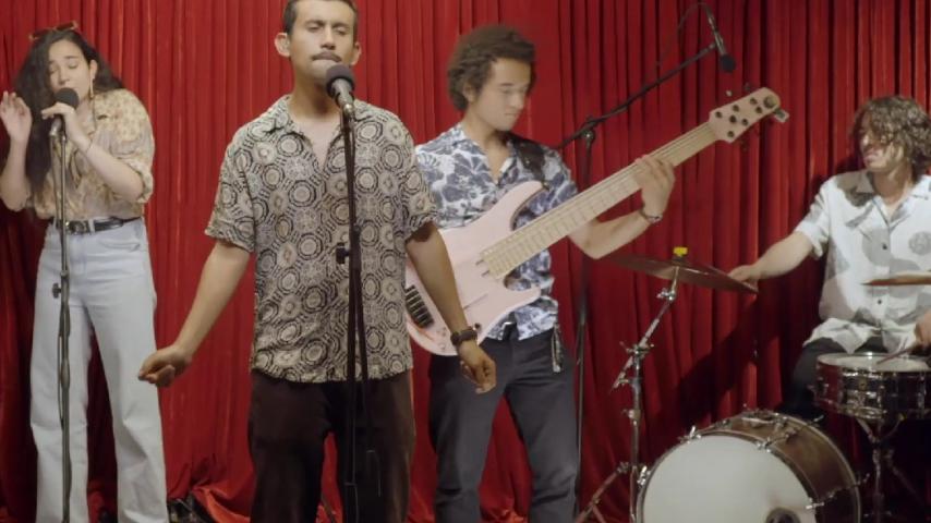 Ruzto aterriza en Sesiones RTVC con su versión de "Noche de arreboles" de Joe Arroyo