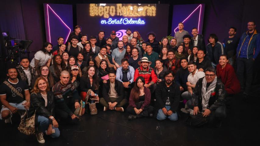 Diego Ruzzarin "Los medios privados producen una opinión que deja fuera muchas voces"