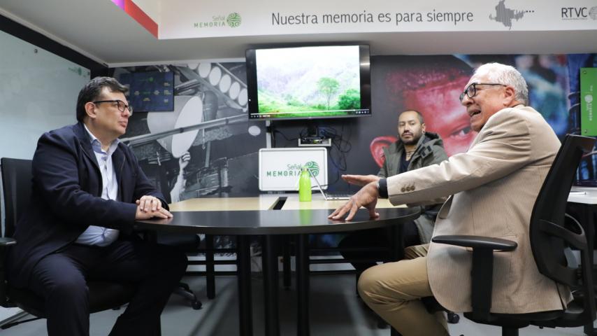 Mientras aumentan los consumidores en EE.UU., Colombia sigue poniendo los muertos: análisis hoy en Noches de Opinión de Señal Colombia