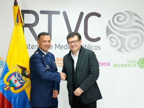 Mindefensa en RTVC junto al Gerente Hollman Morris