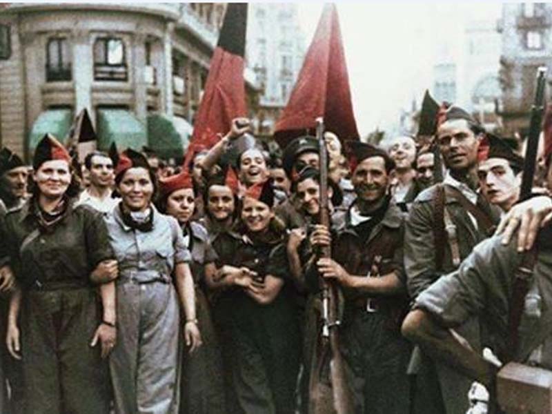 Mujeres en la lucha.