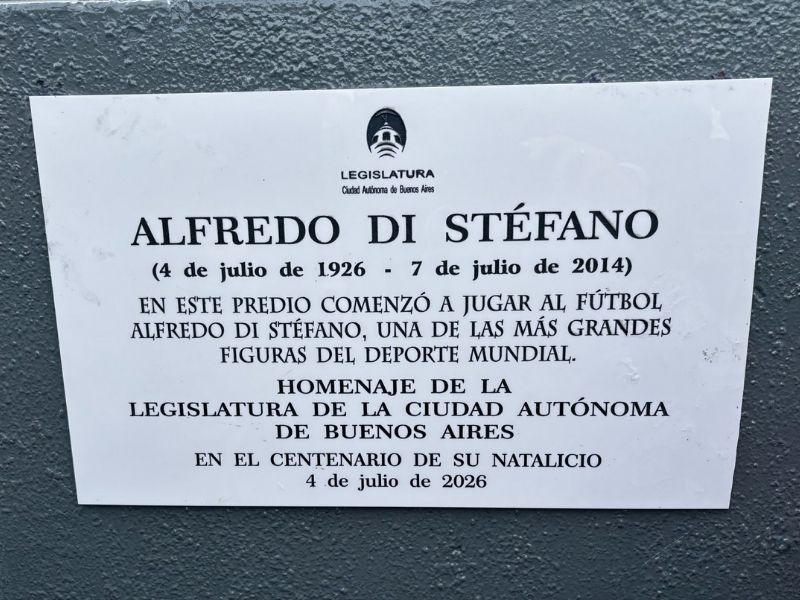 Placa homenaje Alfredo Di Stéfano
