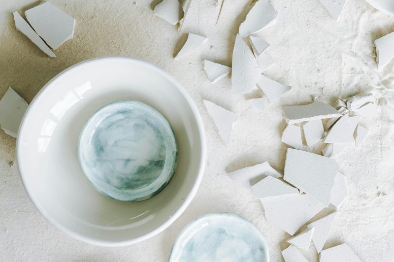 tradiciones de Año Nuevo platos rotos