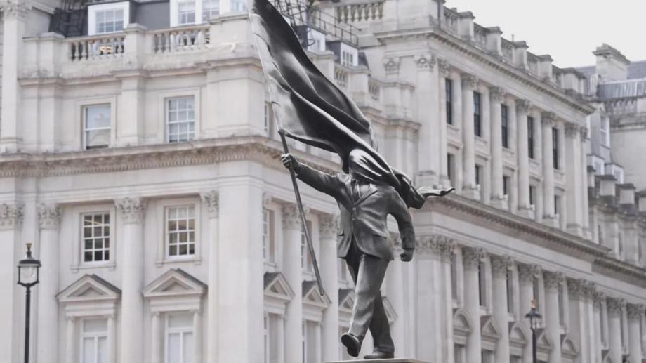 Escultura reciente de Bansky en Londres 