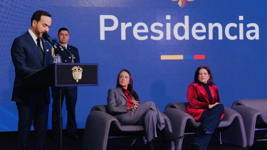 El presidente Abelardo de la Espriella anunció "el resurgir de la señal de la patria"