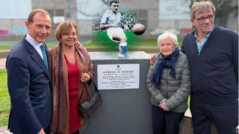 Placa de Alfredo Di Stéfano en Buenos Aires