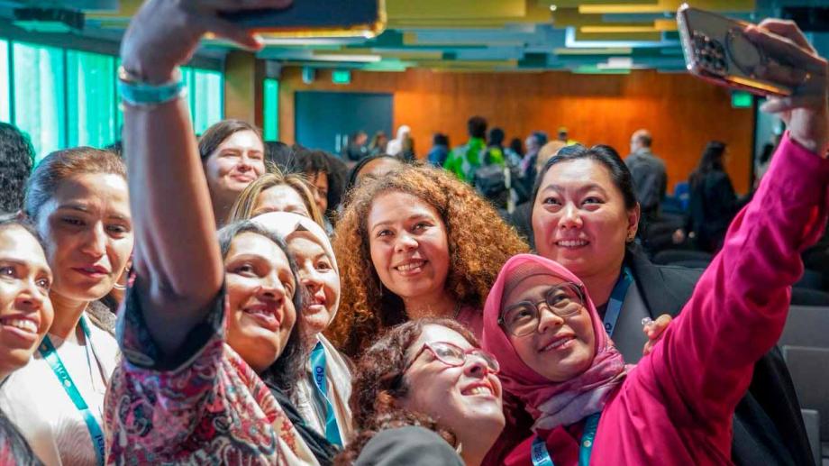 La revolución científica apunta a mujeres para lograr su objetivo