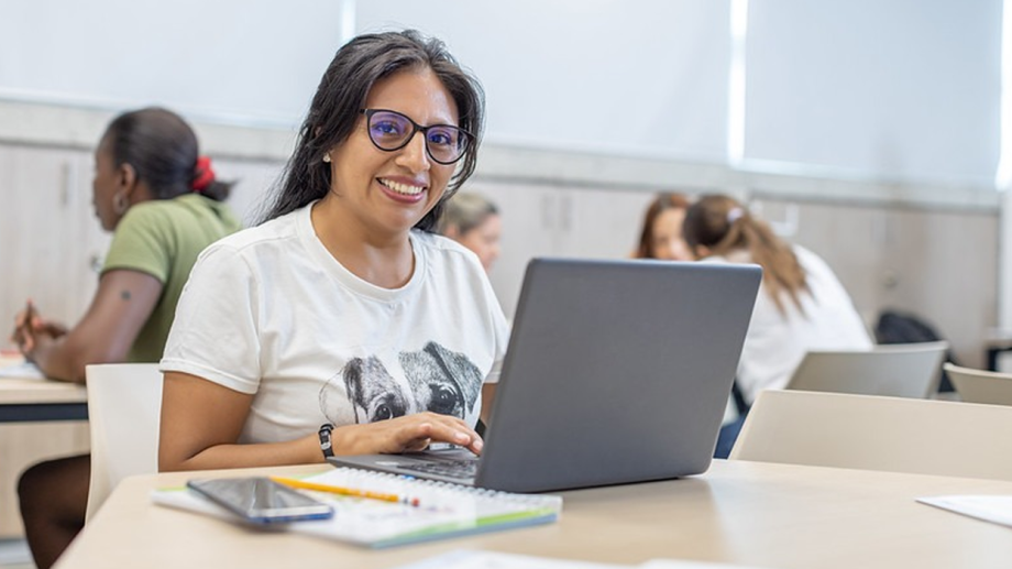 $338 millones para apoyar la investigación con lente de género en el Pacífico