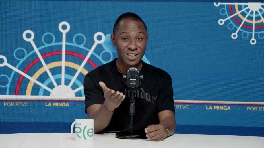 Leonard Rentería, presentador del programa La Minga