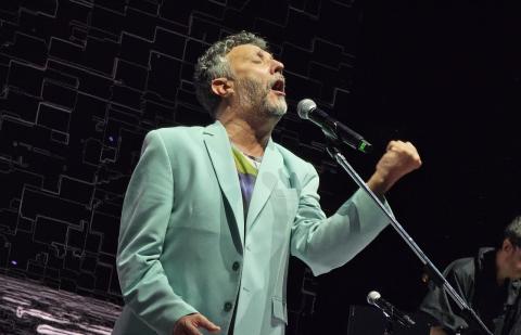 Fito Páez durante su show 30 años del Amor después del Amor en Bogotá