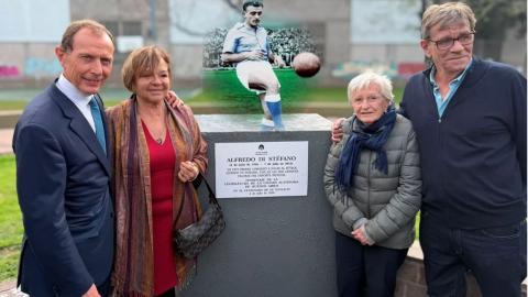 Placa de Alfredo Di Stéfano en Buenos Aires