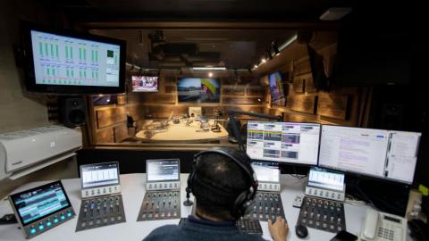 Cabina de Radio Nacional de Colombia