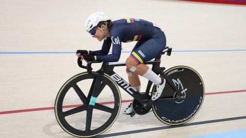 Lina Hernández consigue el oro en ómnium femenino, en los XIII Juegos Suramericanos Santa Fe 2026