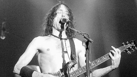 Robe Iniesta, un legado imborrable del rock urbano hispano