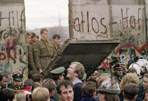 La caída del Muro de Berlín y la necesidad de pensar nuevos mundos posibles