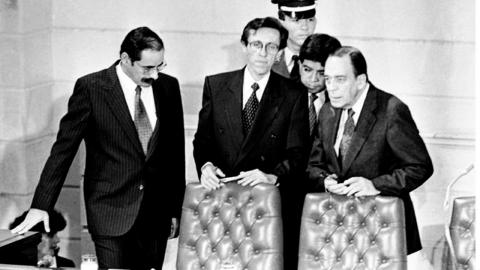 Presidentes de la Asamblea Nacional Constituyente se preparan para promulgar la Constitución de 1991