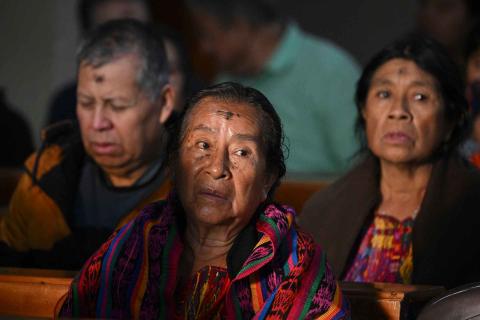 La señal de la cruz simboliza el Miércoles de Ceniza 