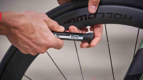 ¿A qué presión hay que inflar las ruedas de la bicicleta?