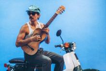 El artista mexicano Caloncho regresa a Bogotá con la gira 'El tiempo es mi casa''