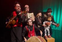 'La ballena llena': un viaje teatral para toda la familia en el Centro Nacional de las Artes