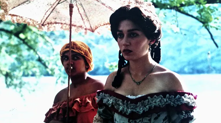 Isabel Galván interpretada por Natalia Helo en el telefilme Amores ilícitos