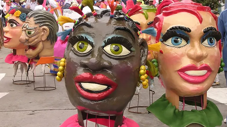 Carnaval de Negros y Blancos - Pasto / Cabezas de papel maché