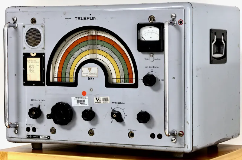 Receptor- transmisor Telefunken