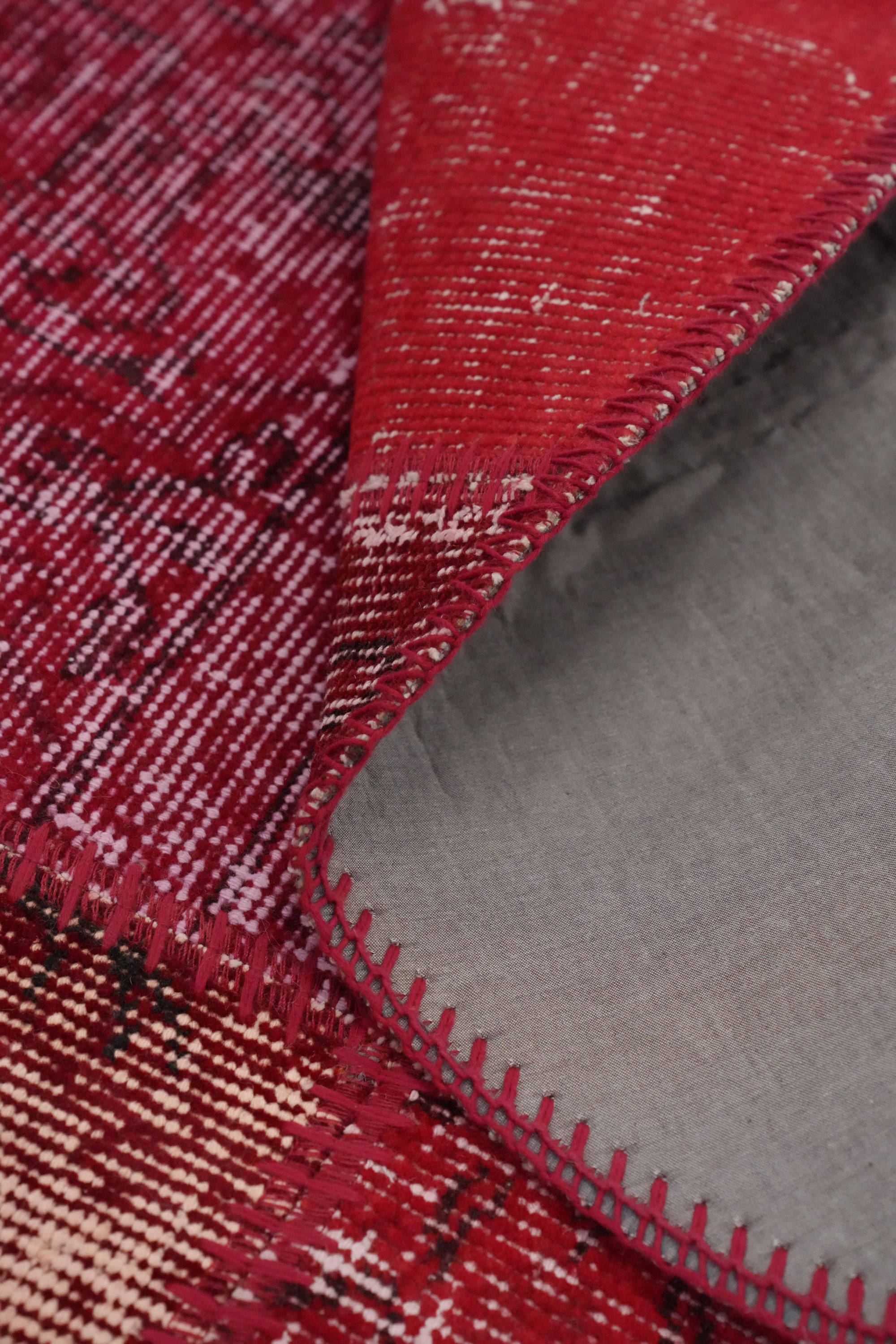 Elegant Patchwork Red Round Area Rug 5x5 for a Warm and Cozy Decor Turkish Rug - Picture 4 of 6