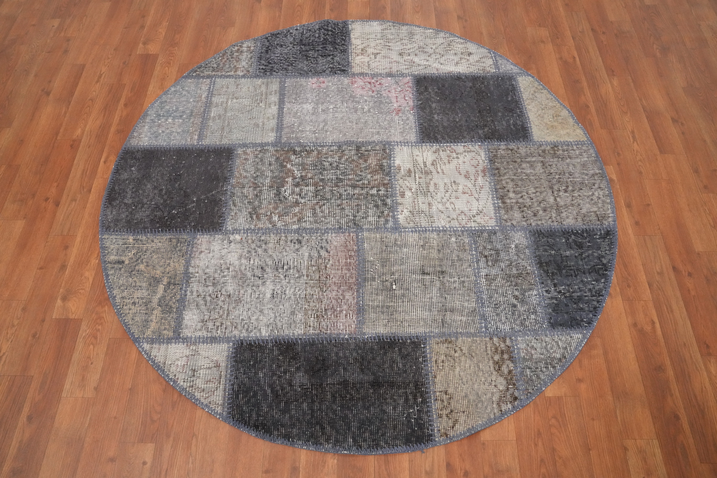 Chic Patchwork Round Area Rug 5x5 in Subtle Color Palette Handmade Turkish Rug - Picture 2 of 6