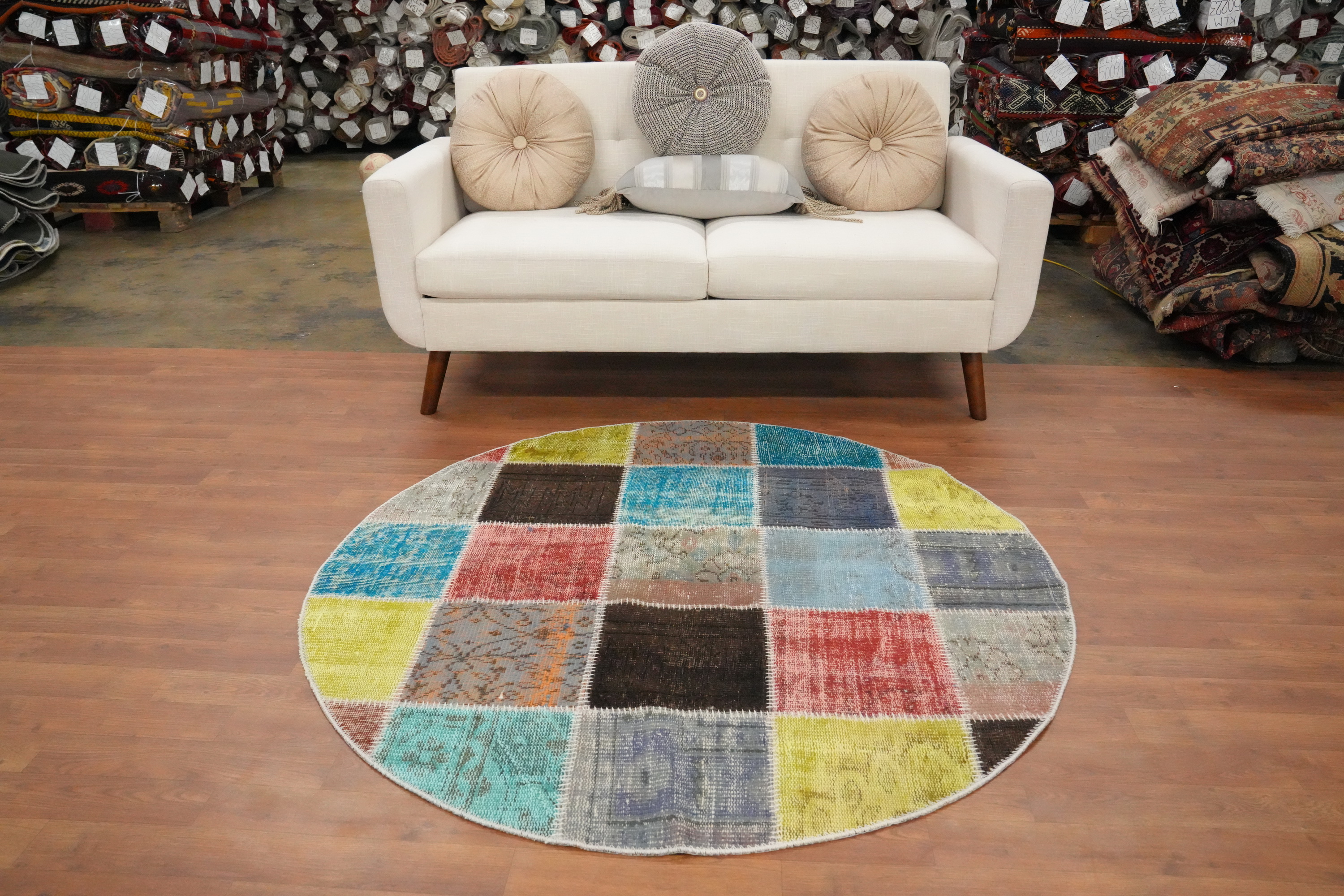 Patchwork Round Area Rug 5x5 Modern Carpet Perfect for Trendy Living Rooms - Picture 3 of 6