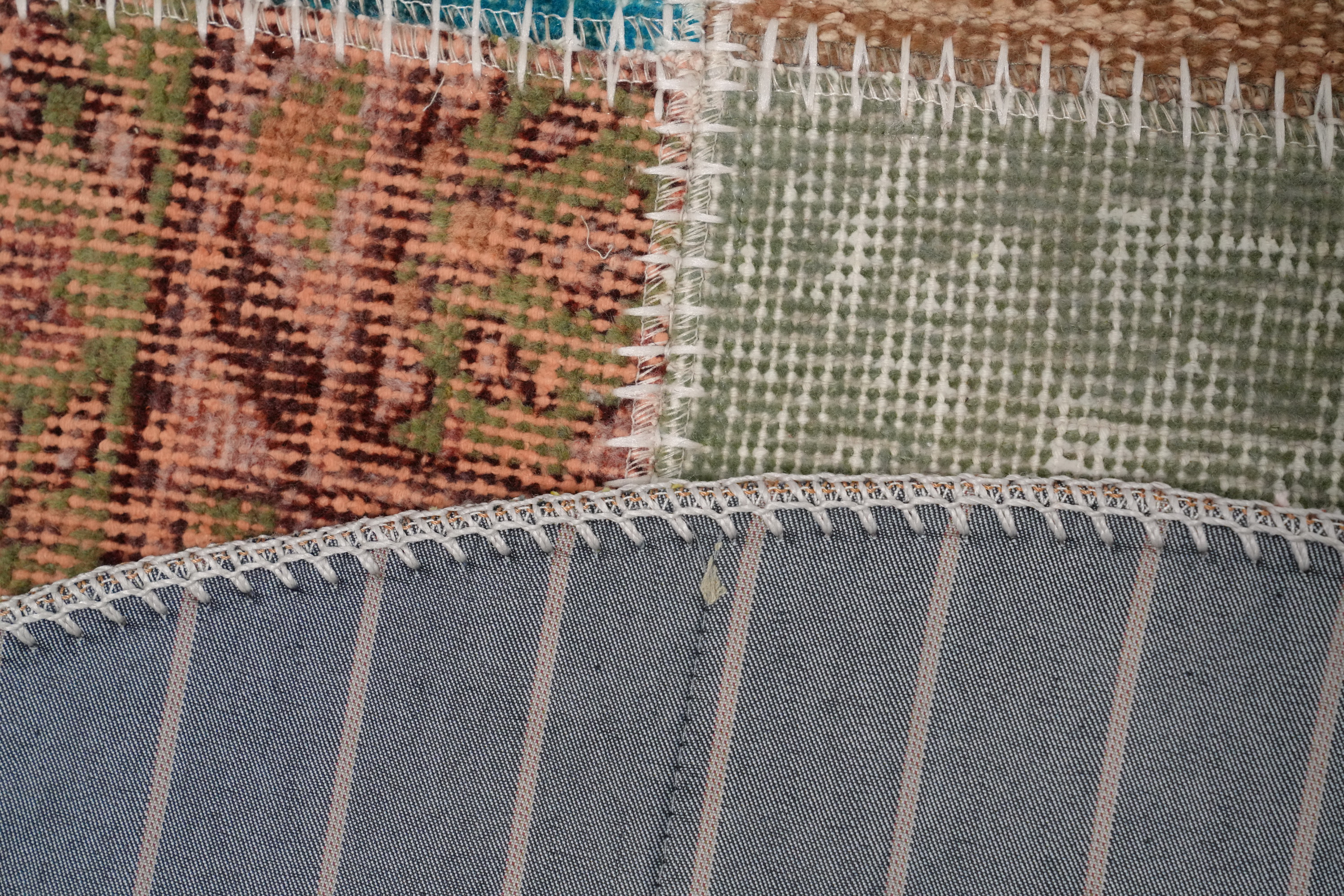 Handmade Round Rug 5x5 Modern with Patchwork Pattern for a Vibrant Living Room - Picture 5 of 6