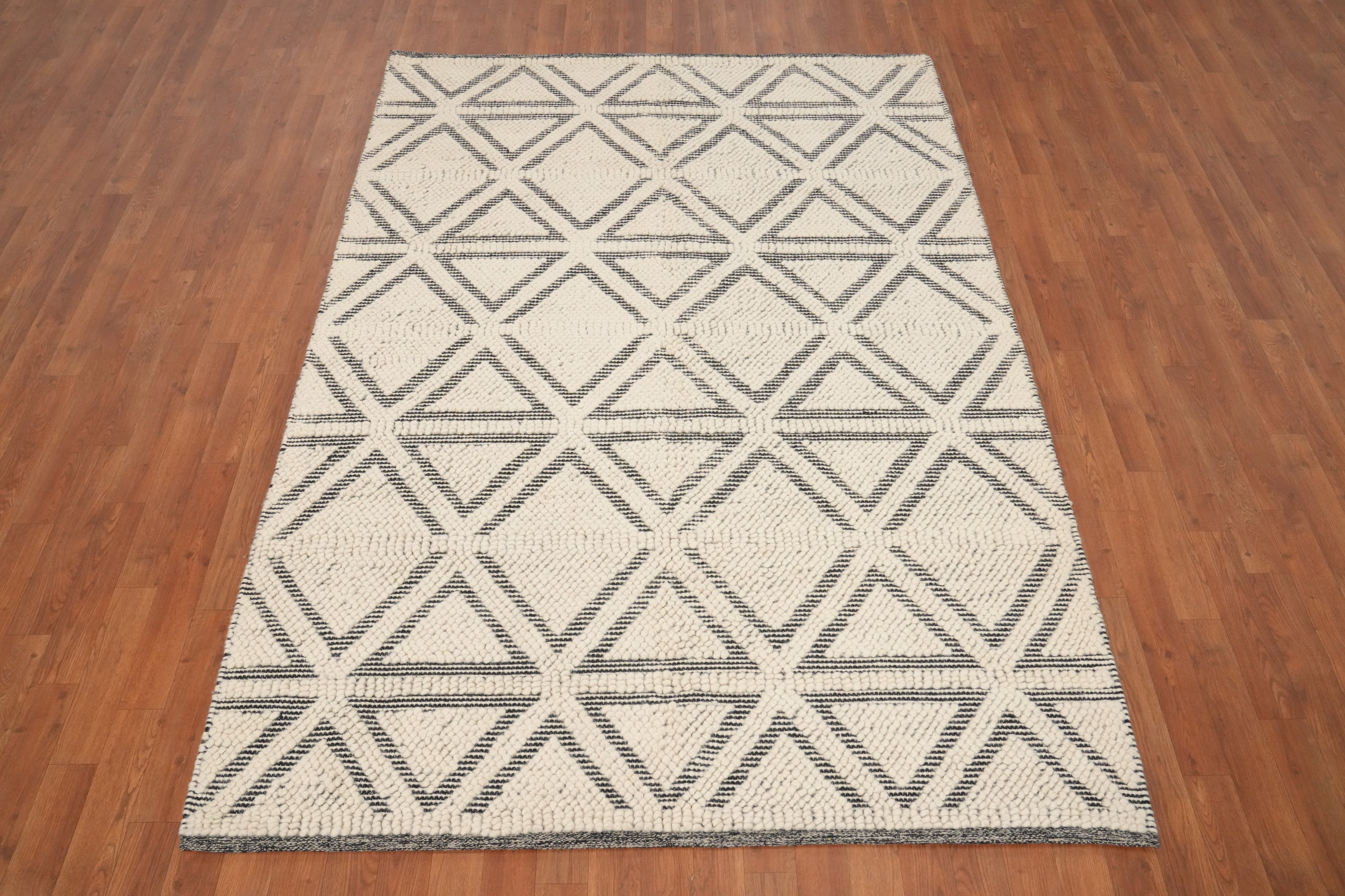 Gotti Design Area Rugs Hand-knotted Wool Trellis Pattern for Modern Interiors - Picture 12 of 24