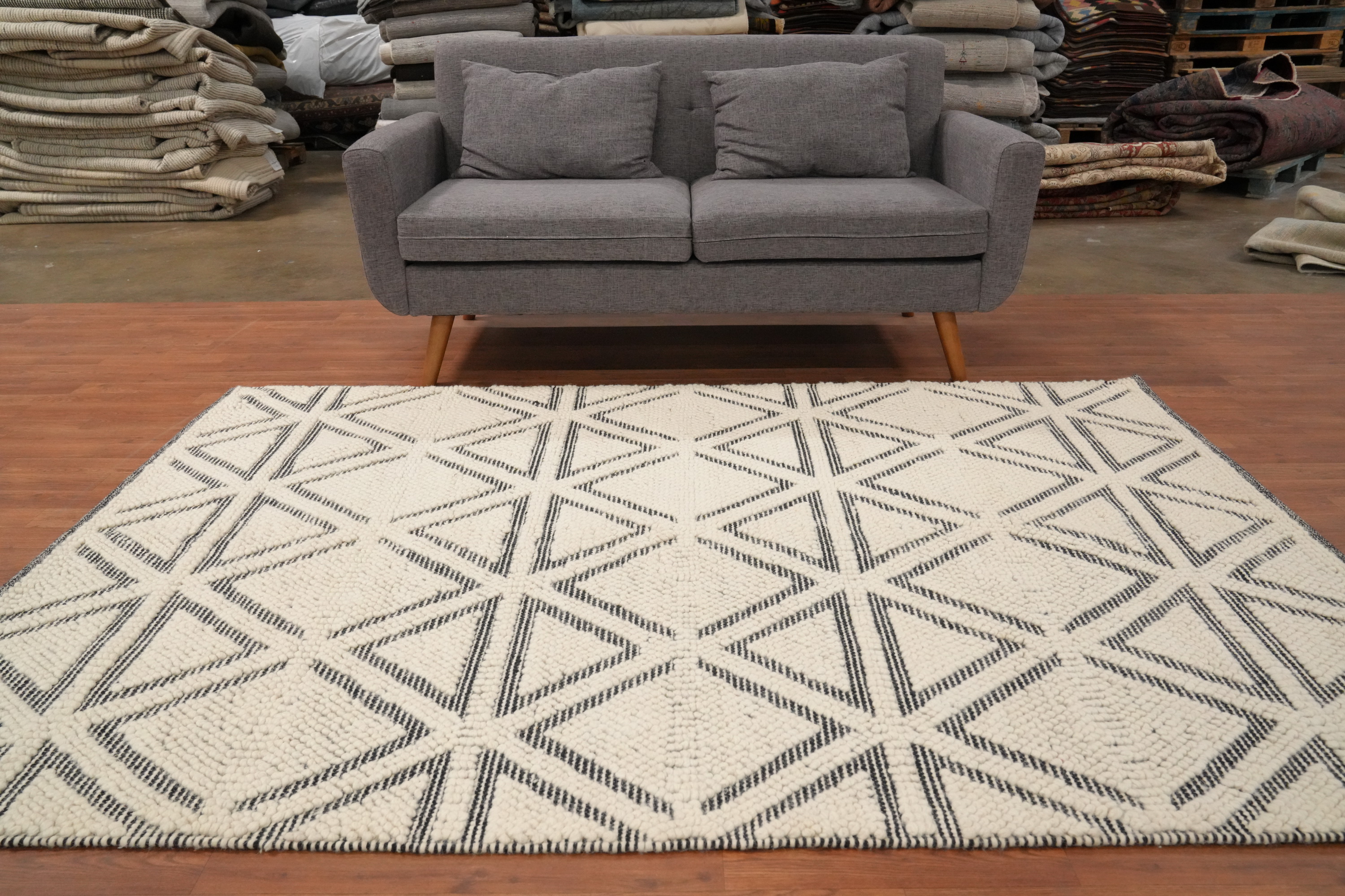 Gotti Design Area Rugs Hand-knotted Wool Trellis Pattern for Modern Interiors - Picture 13 of 24