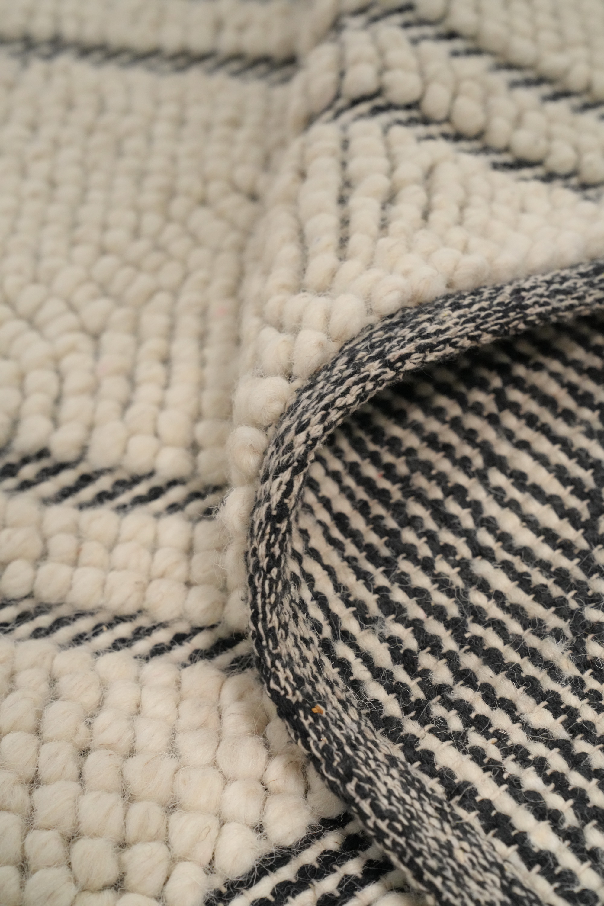 Gotti Design Area Rugs Hand-knotted Wool Trellis Pattern for Modern Interiors - Picture 15 of 24