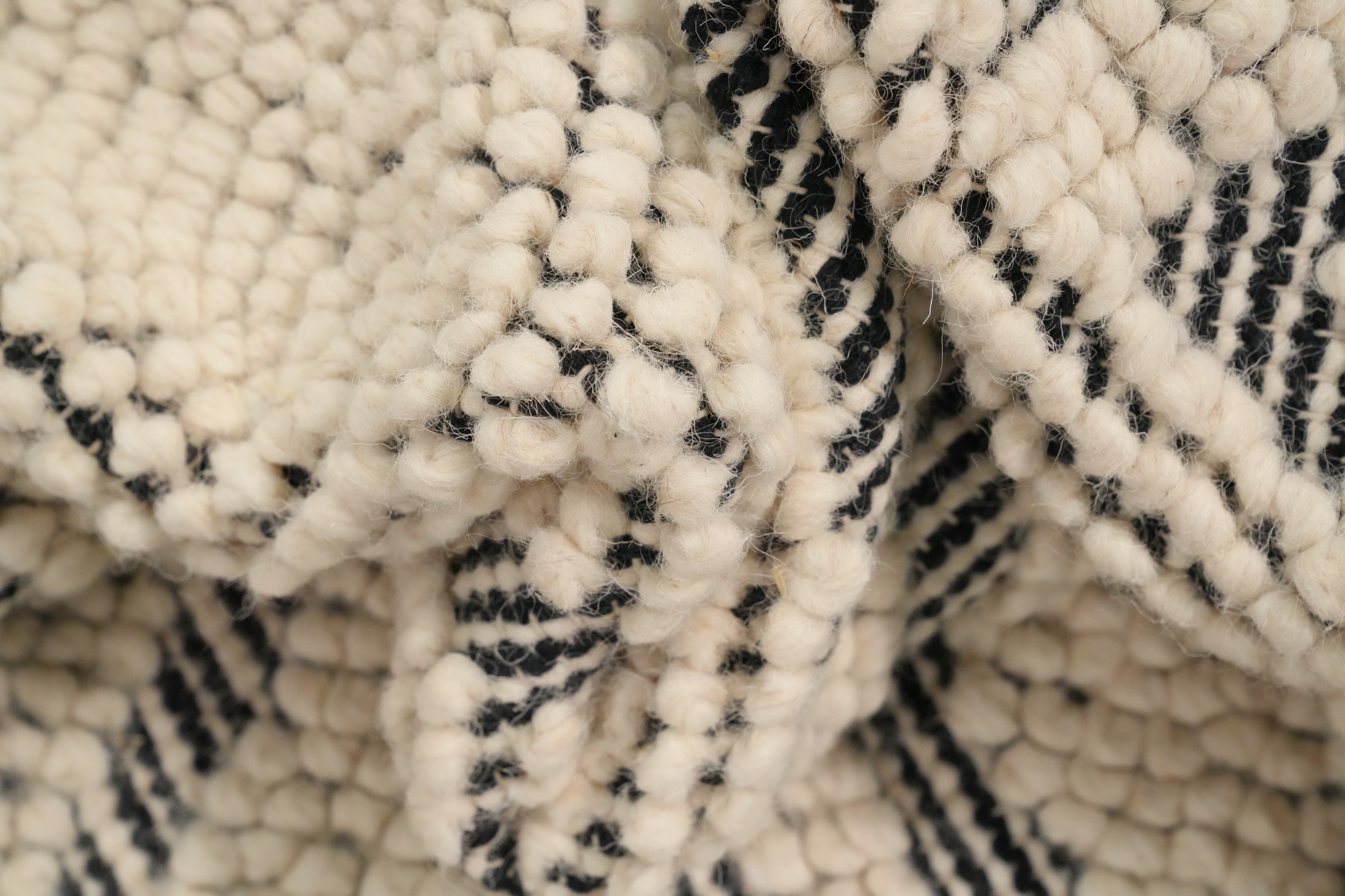 Gotti Design Area Rugs Hand-knotted Wool Trellis Pattern for Modern Interiors - Picture 23 of 24