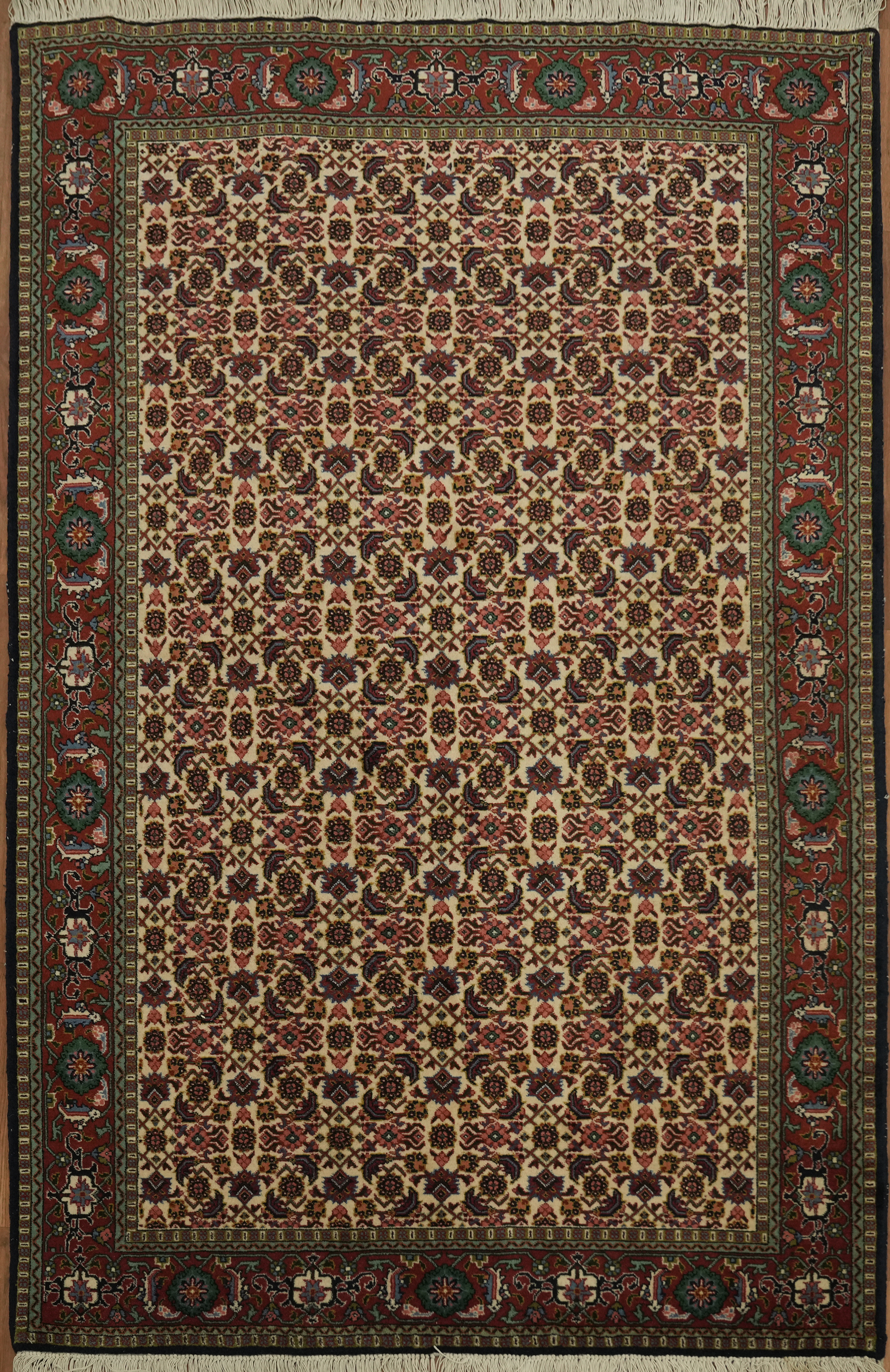 Timeless Beauty: Vegetable Dye Rug 5×7 Ivory Wool Hand-made Classic Carpet