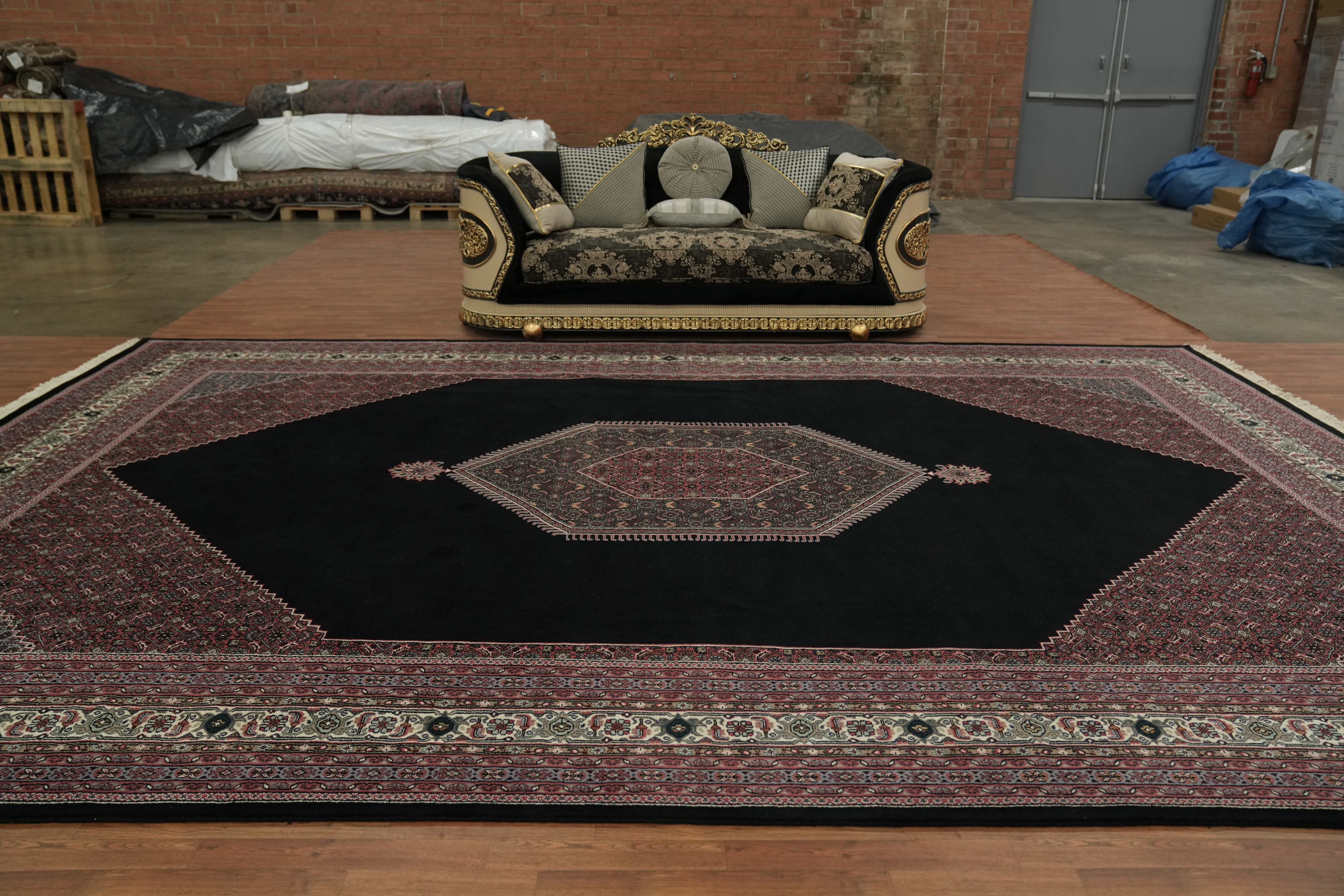 Luxurious Medallion Palace Size Rug 12x18 Wool Hand-made Traditional Carpet product image view 3