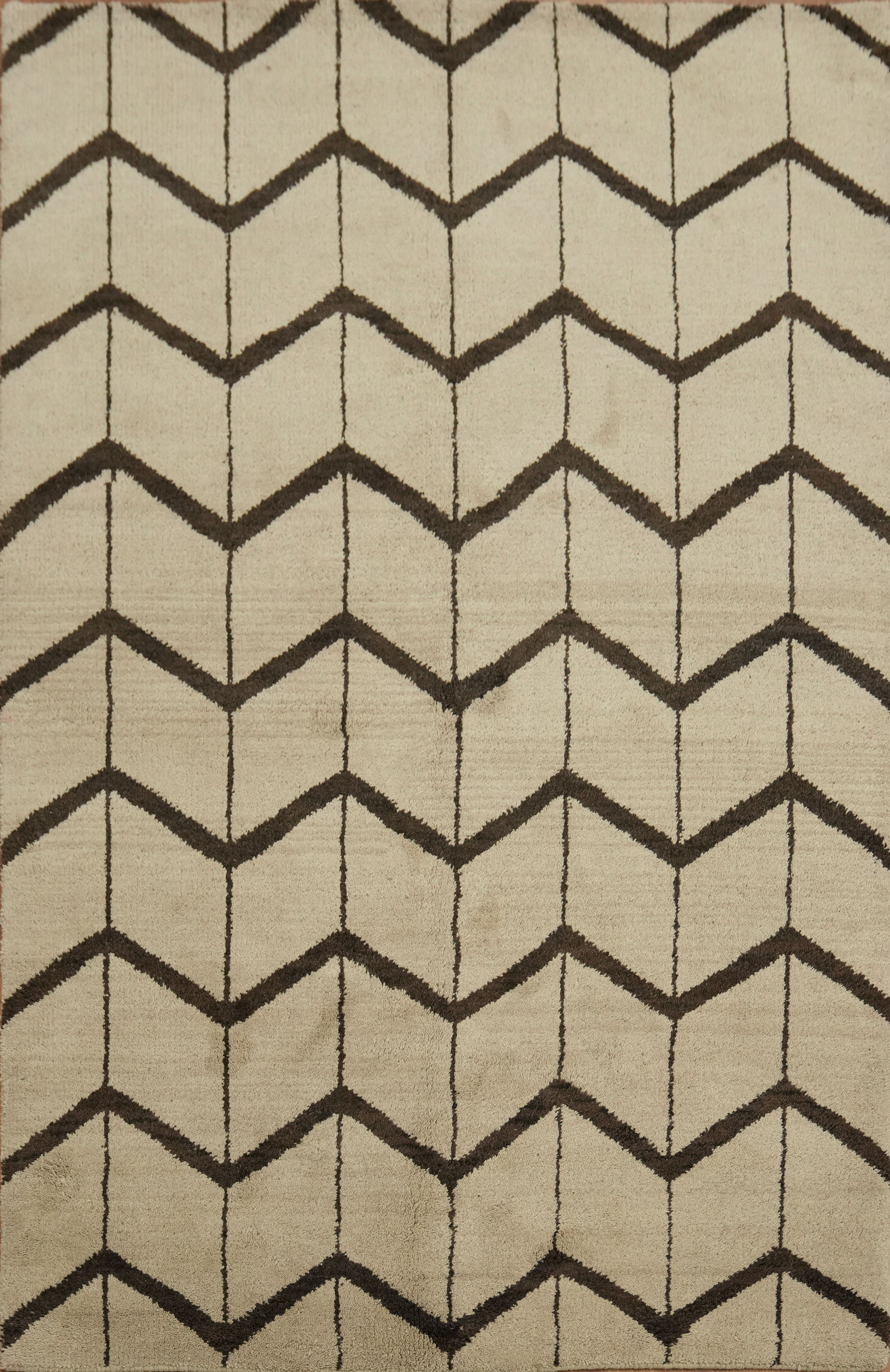 Chic Chevron Beige Sand Area Rug 5×8 Ft Hand-Knotted Indian Modern Wool Carpet