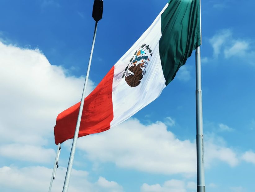 VIDEO BANDERA MONUMENTAL DE SAN JERÓNIMO FUE COLOCADA ¡AL REVÉS¡ Sistema Mexiquense de Medios