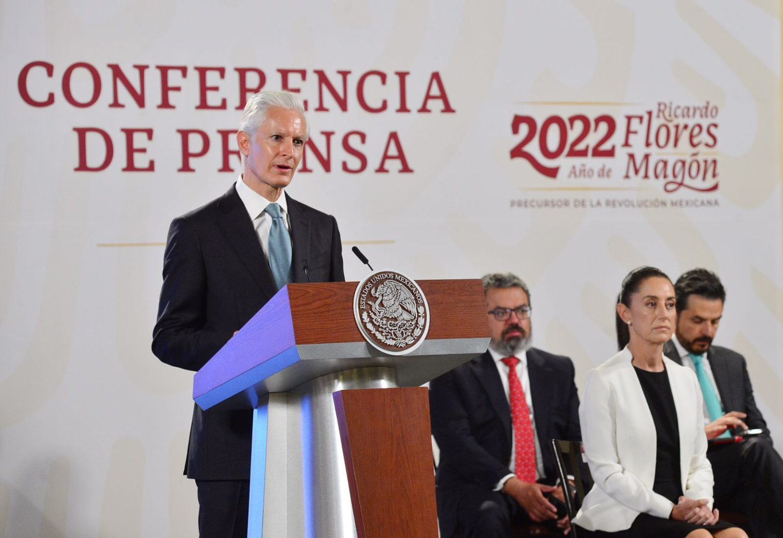 ALFREDO DEL MAZO PRESENTA LAS OBRAS VIALES QUE FACILITAN TRASLADOS AL