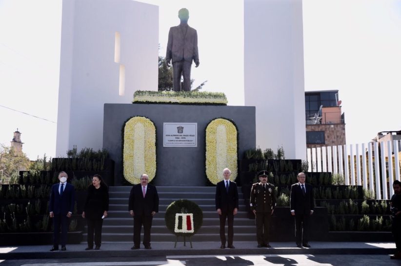 HONRAN LEGADO DE ALFREDO DEL MAZO VÉLEZ EN SU 47 ANIVERSARIO LUCTUOSO