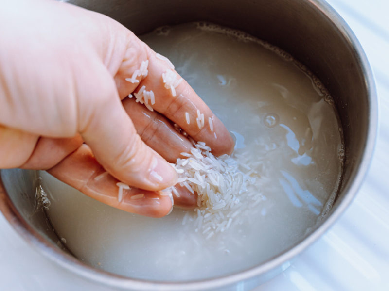 SHOULD YOU WASH THE RICE BEFORE COOKING IT OR NOT? Archysport